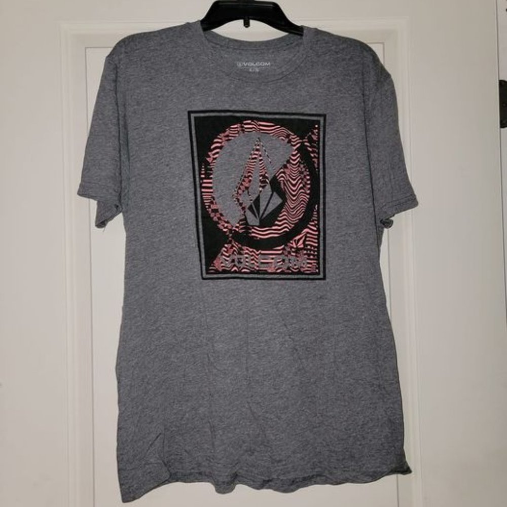 Volcom T-Shirt Size XL.  (Used)